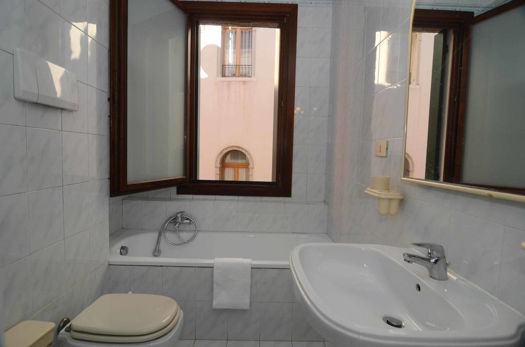 Apartment Speon Canal Views Wifi Venedig